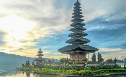 Bali Package for Couples at Uluwatu Temple